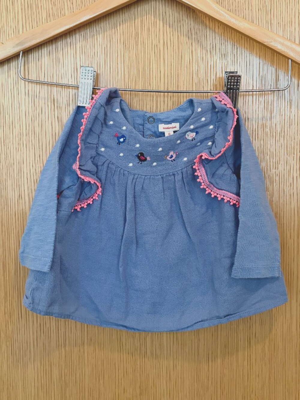 Catimini Baby Girls Embroidered Ruffle Chambray Blouse, size 9 Months